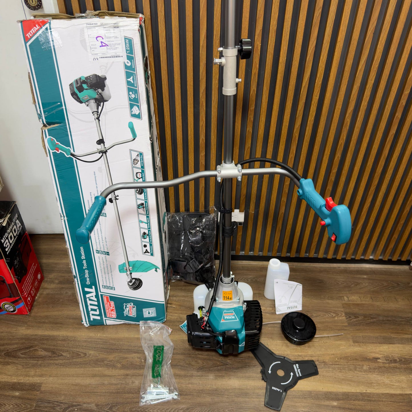 Guadañadora TOTAL 2HP 43cc (TP5434421)